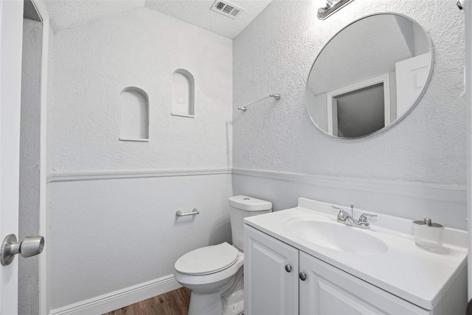 Image 34 of 45 For 33710 Linda Lane