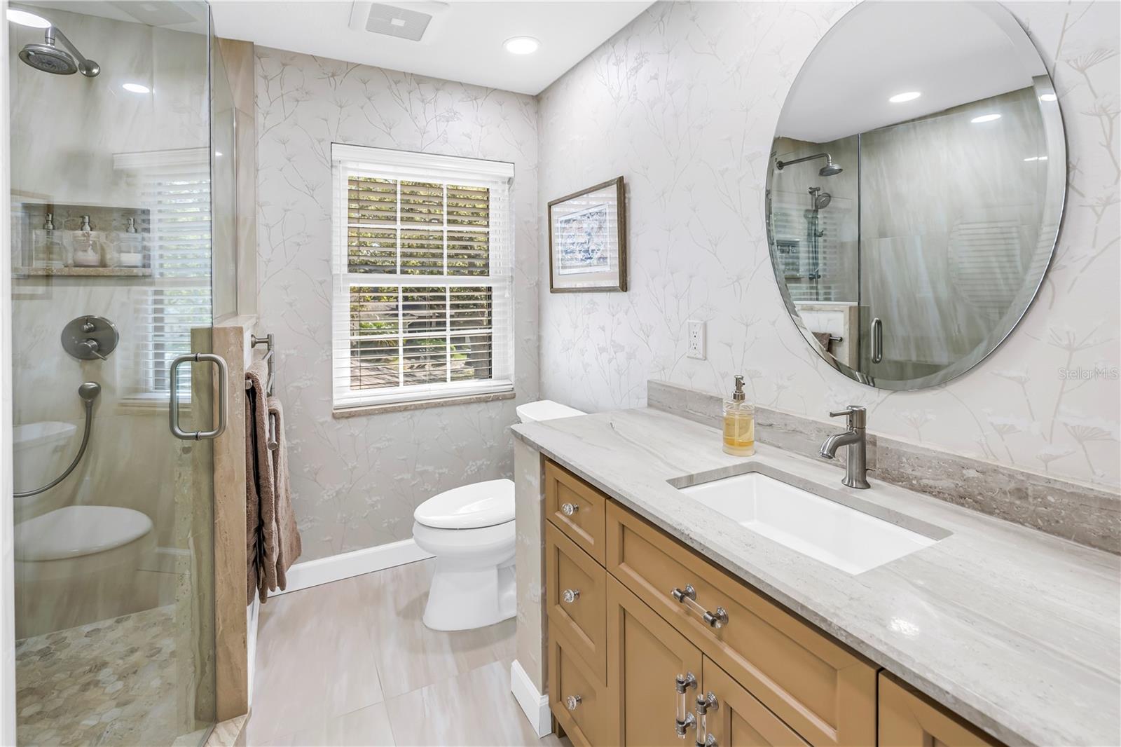 Image 26 of 41 For 812 Amelia Court Ne