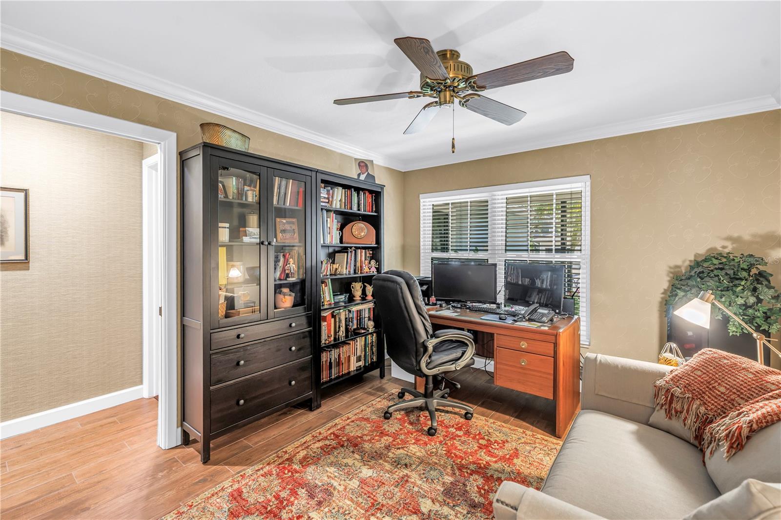 Image 28 of 41 For 812 Amelia Court Ne