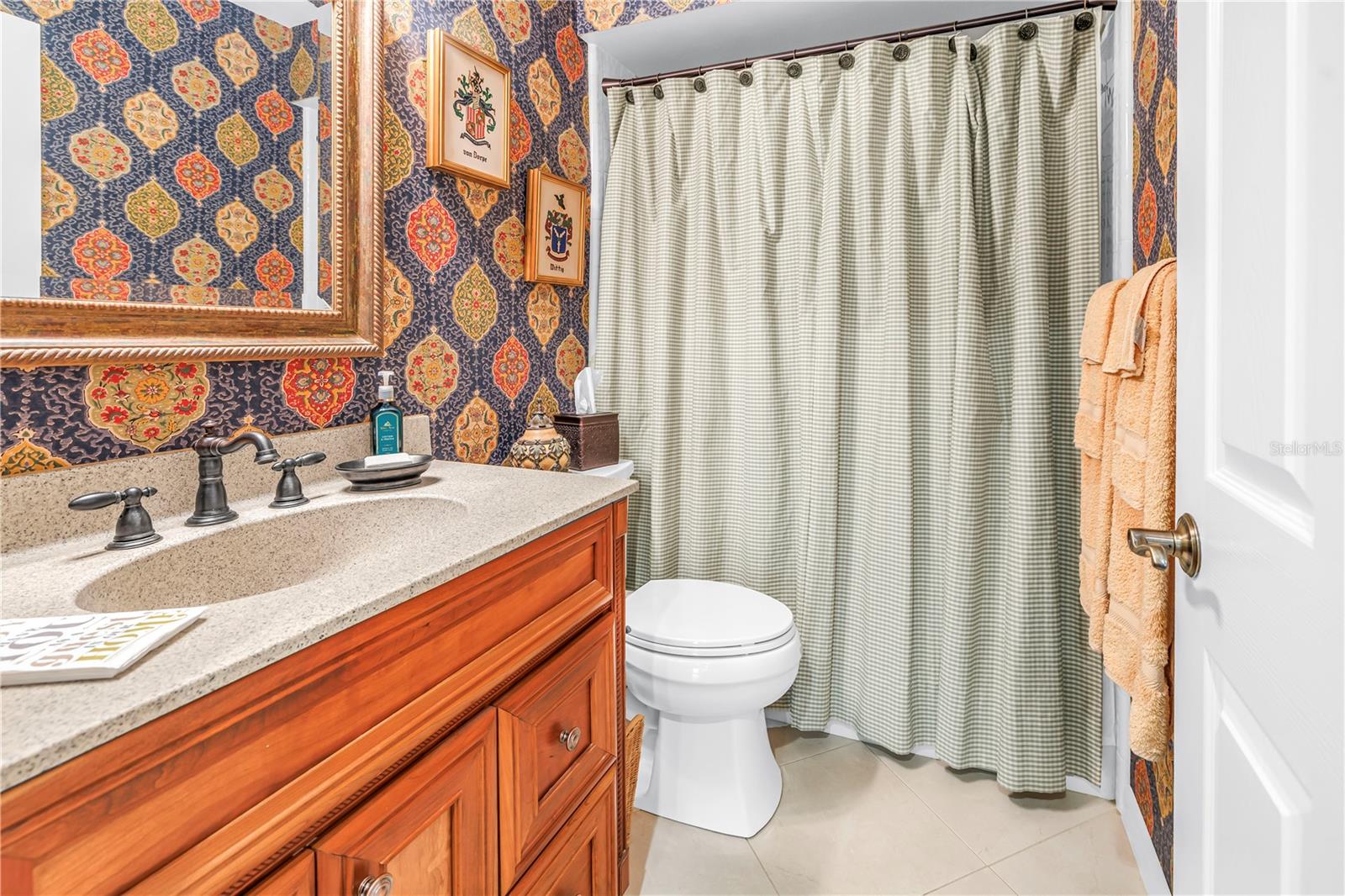 Image 29 of 41 For 812 Amelia Court Ne