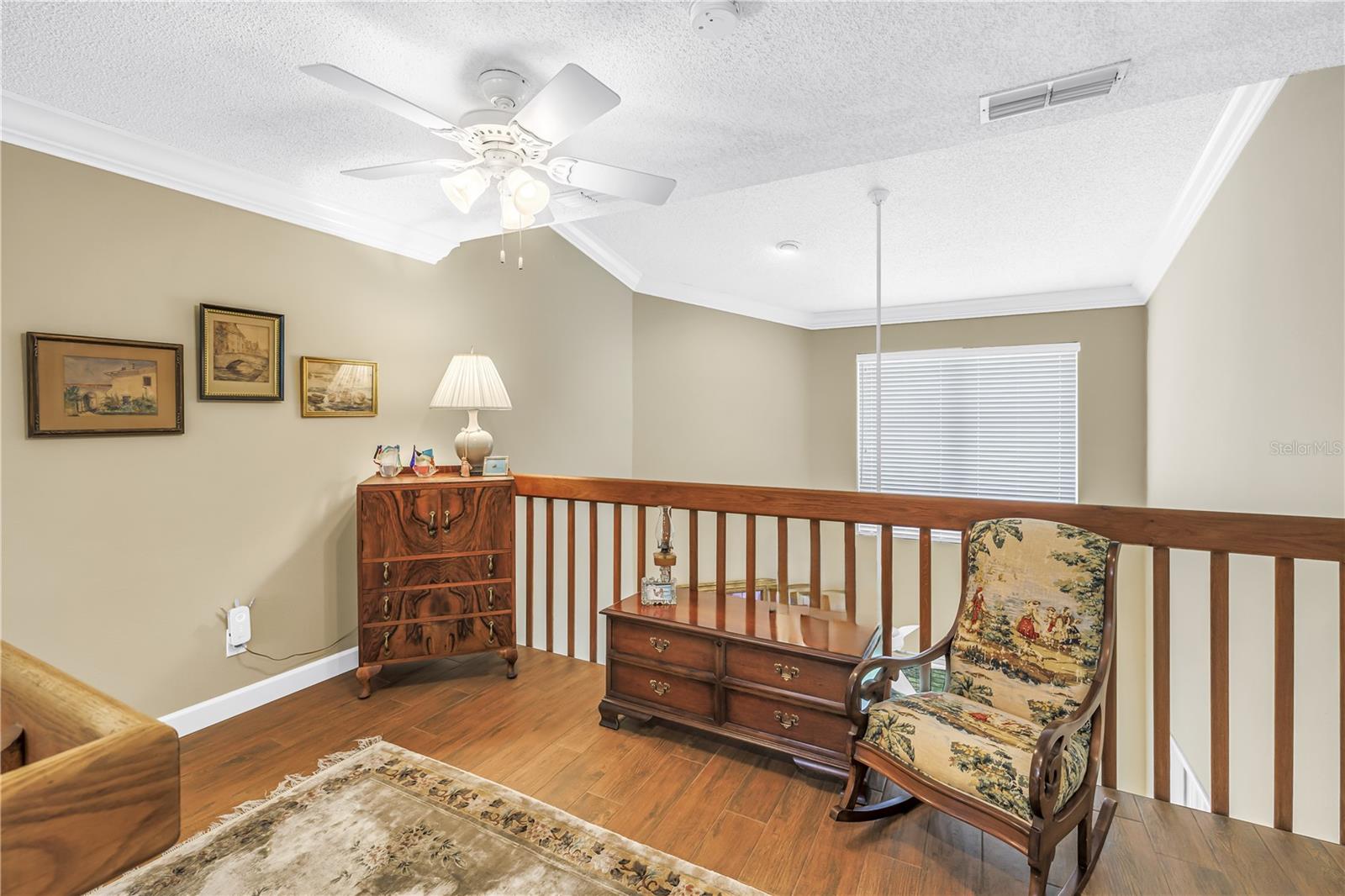 Image 32 of 41 For 812 Amelia Court Ne