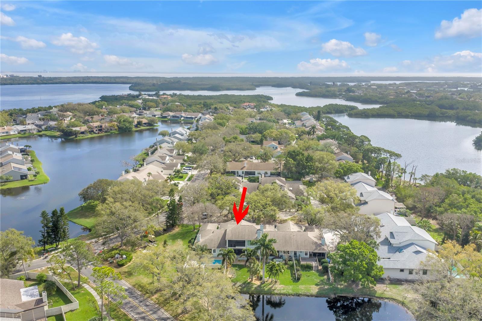 Image 33 of 41 For 812 Amelia Court Ne