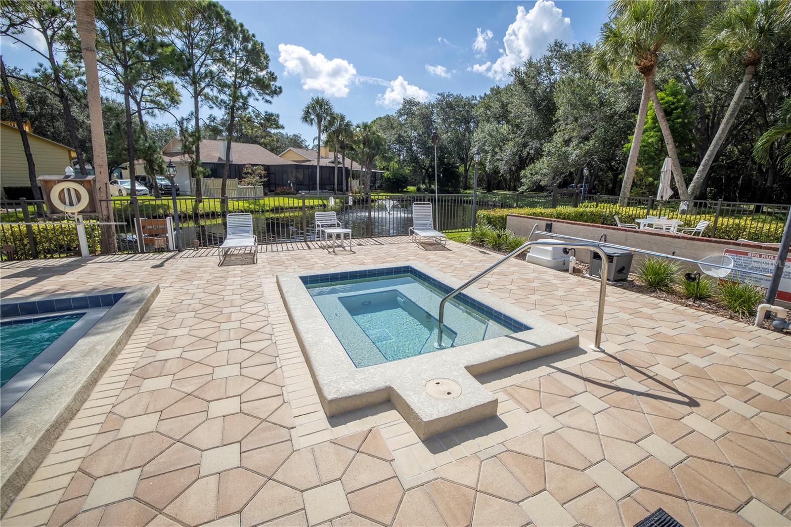 Image 37 of 41 For 812 Amelia Court Ne