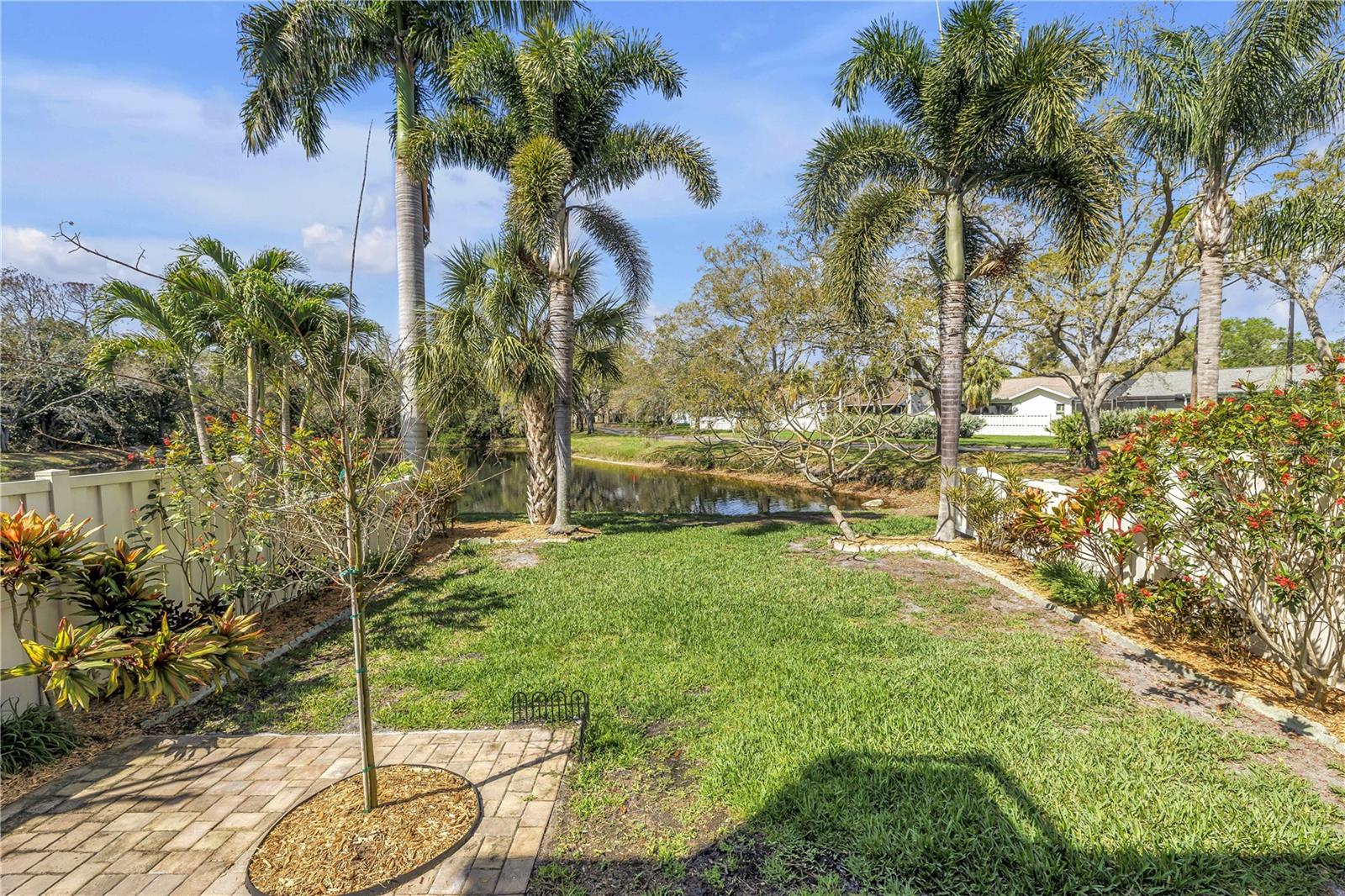 Image 8 of 41 For 812 Amelia Court Ne