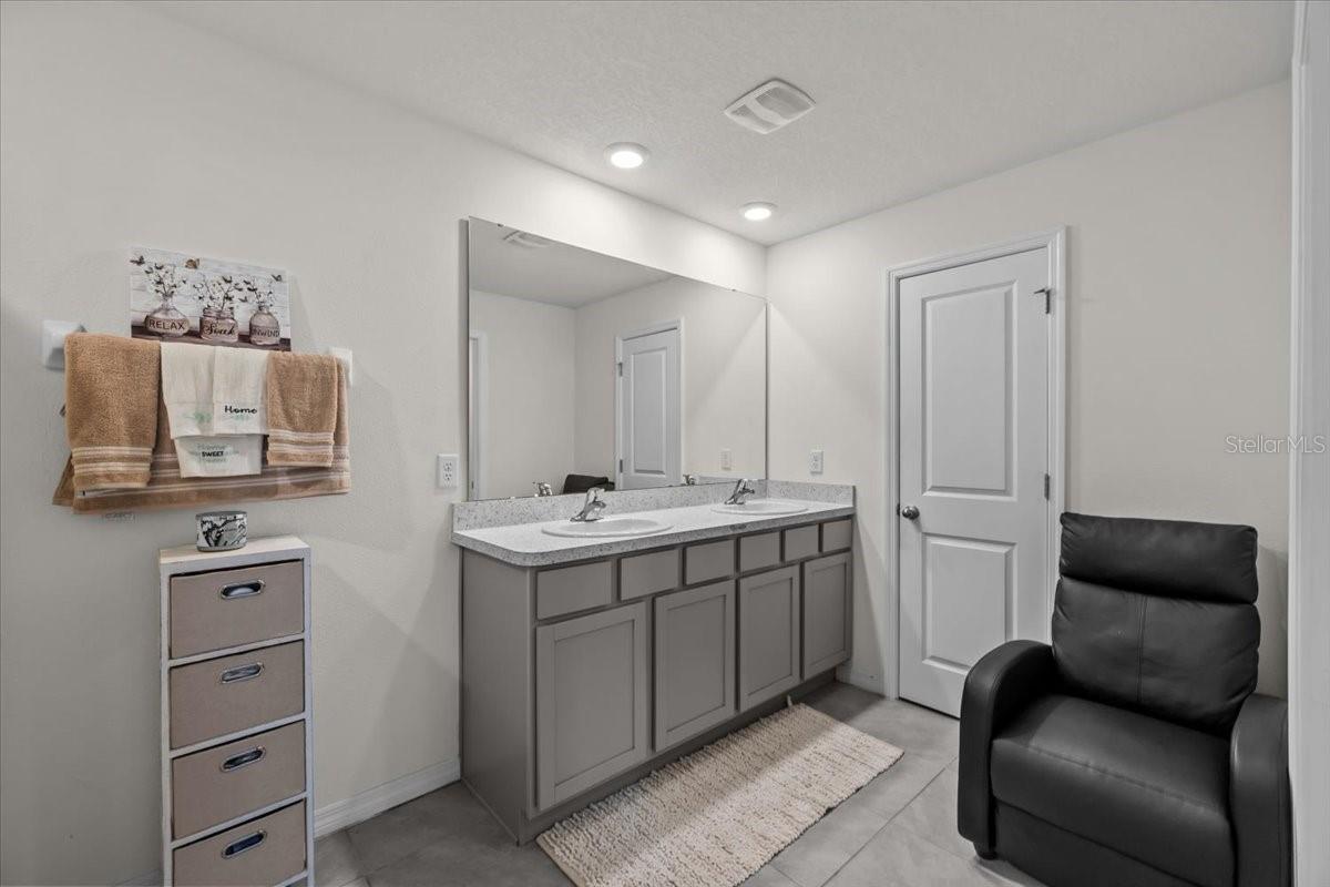 Image 20 of 39 For 12148 White Cypress Place