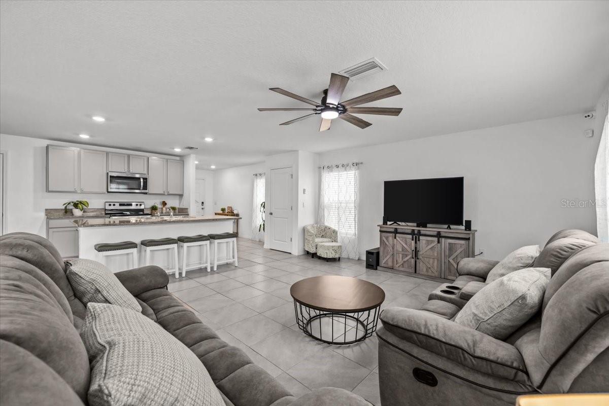 Image 5 of 39 For 12148 White Cypress Place