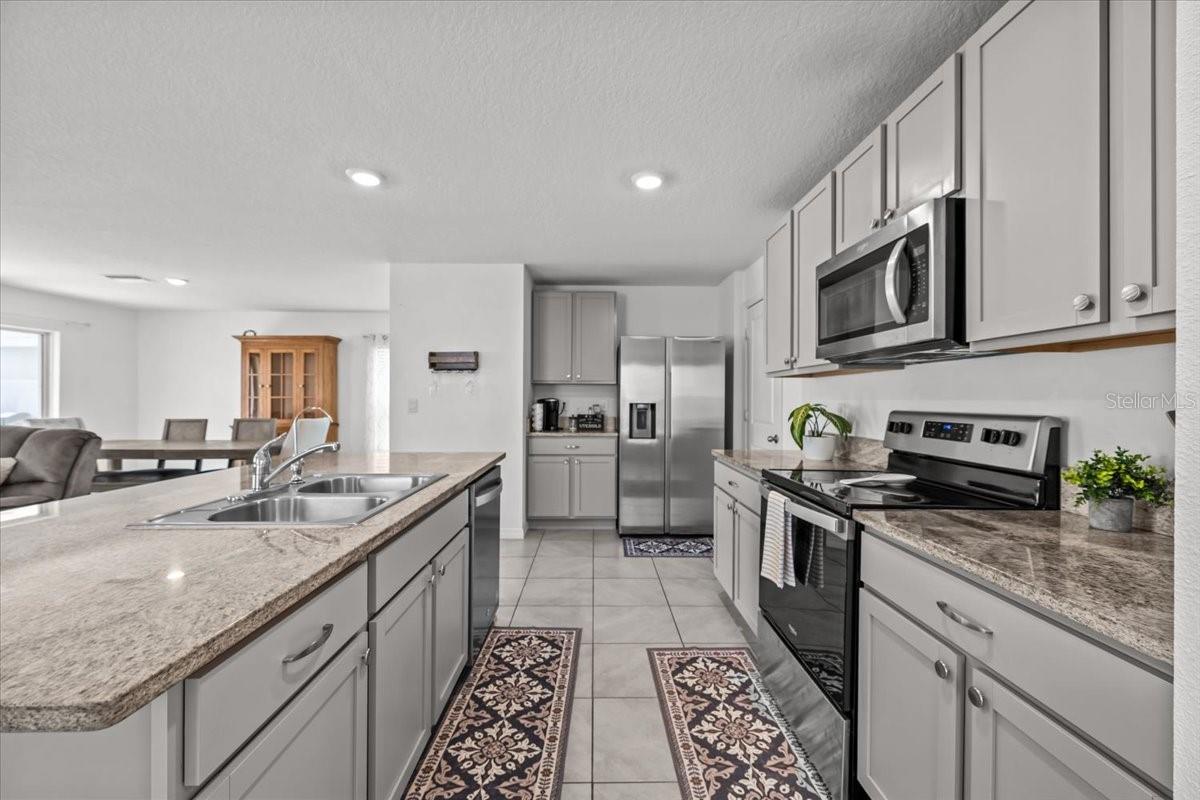 Image 6 of 39 For 12148 White Cypress Place