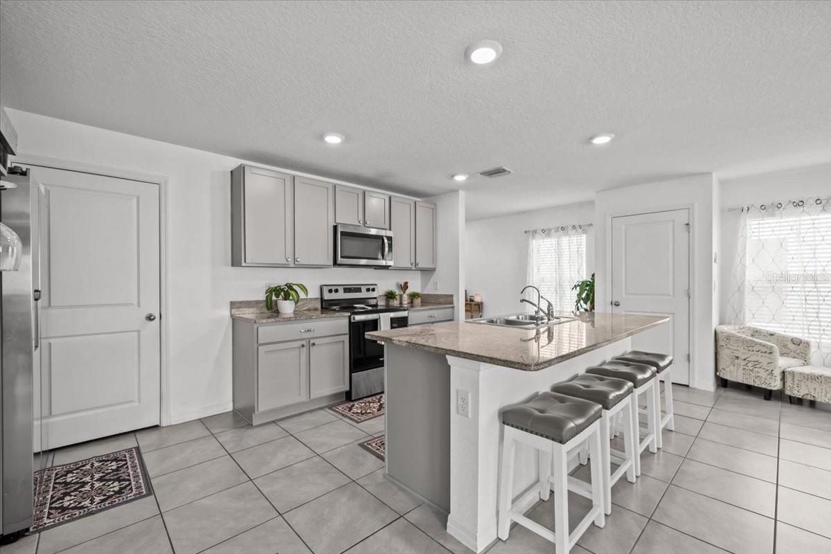 Image 8 of 39 For 12148 White Cypress Place