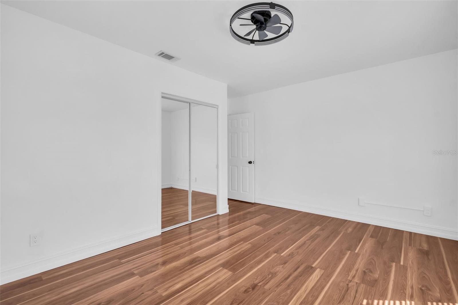 Image 22 of 50 For 4767 26th Avenue N