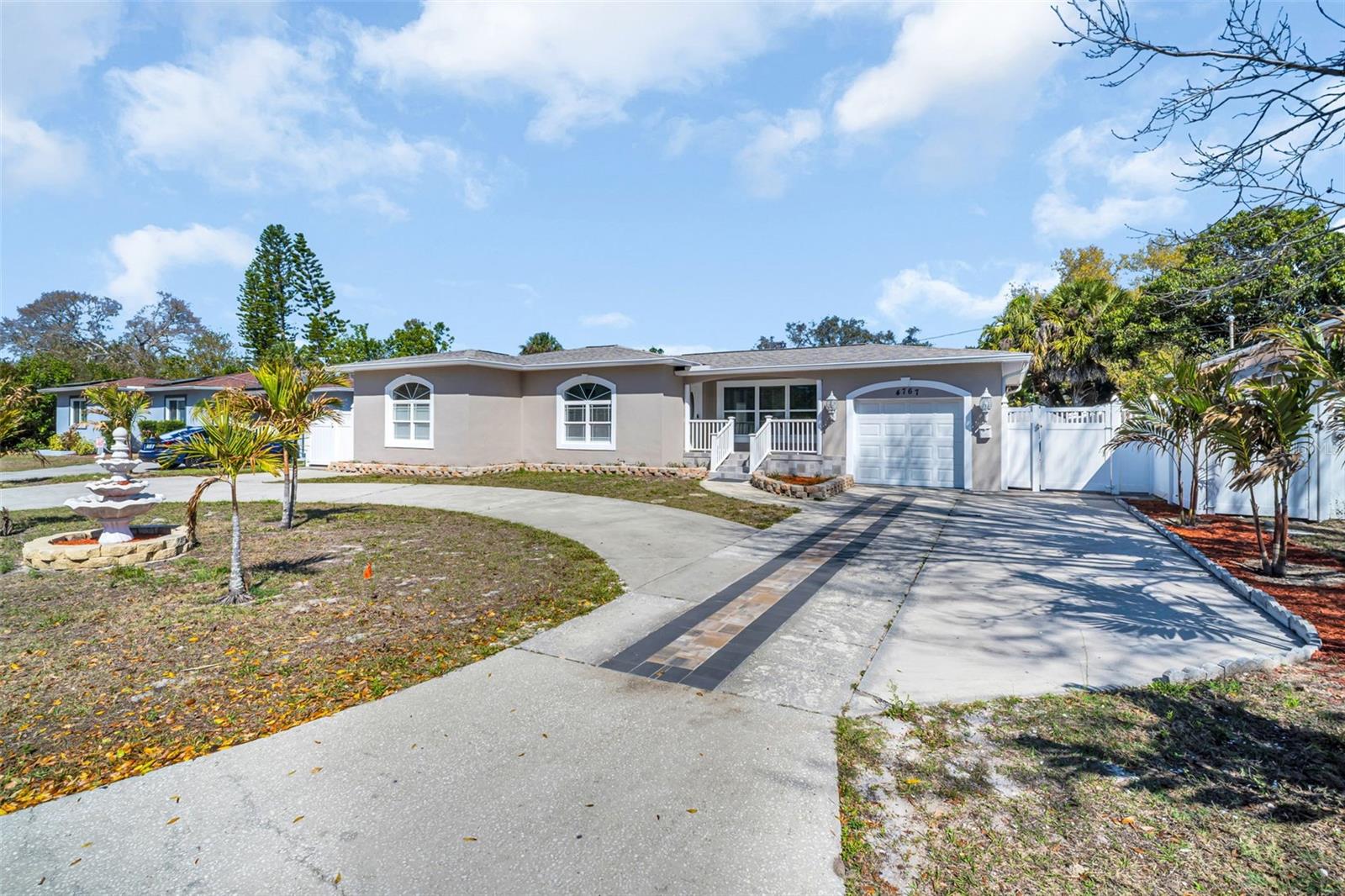 Image 3 of 50 For 4767 26th Avenue N