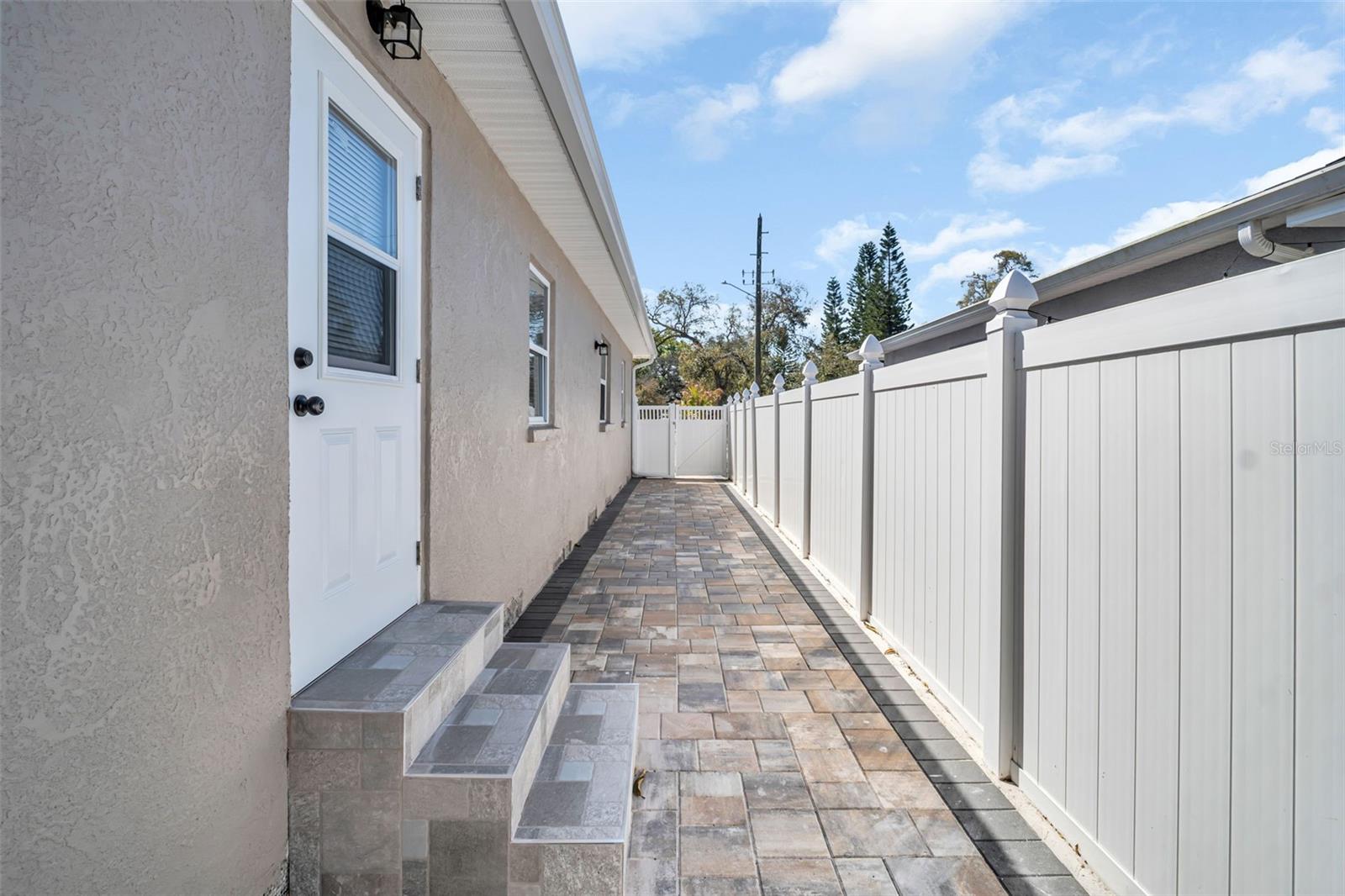 Image 34 of 50 For 4767 26th Avenue N