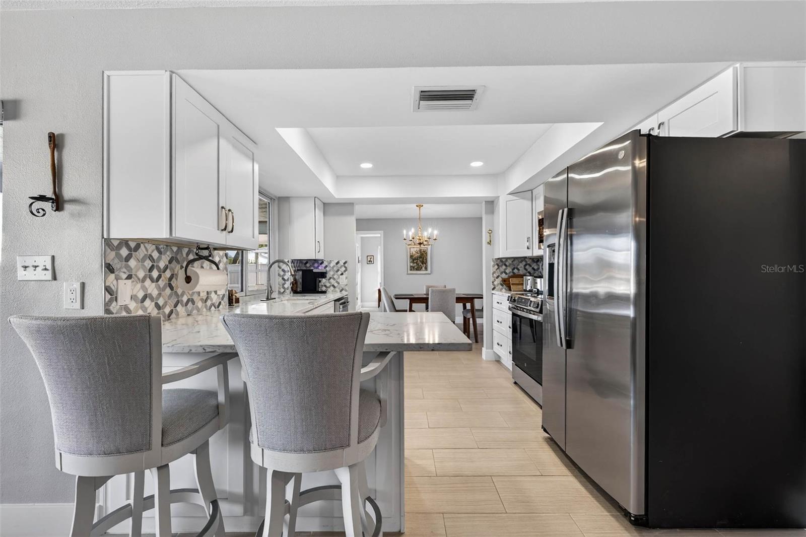 Listing photo id 8 for 3927 48th Avenue S