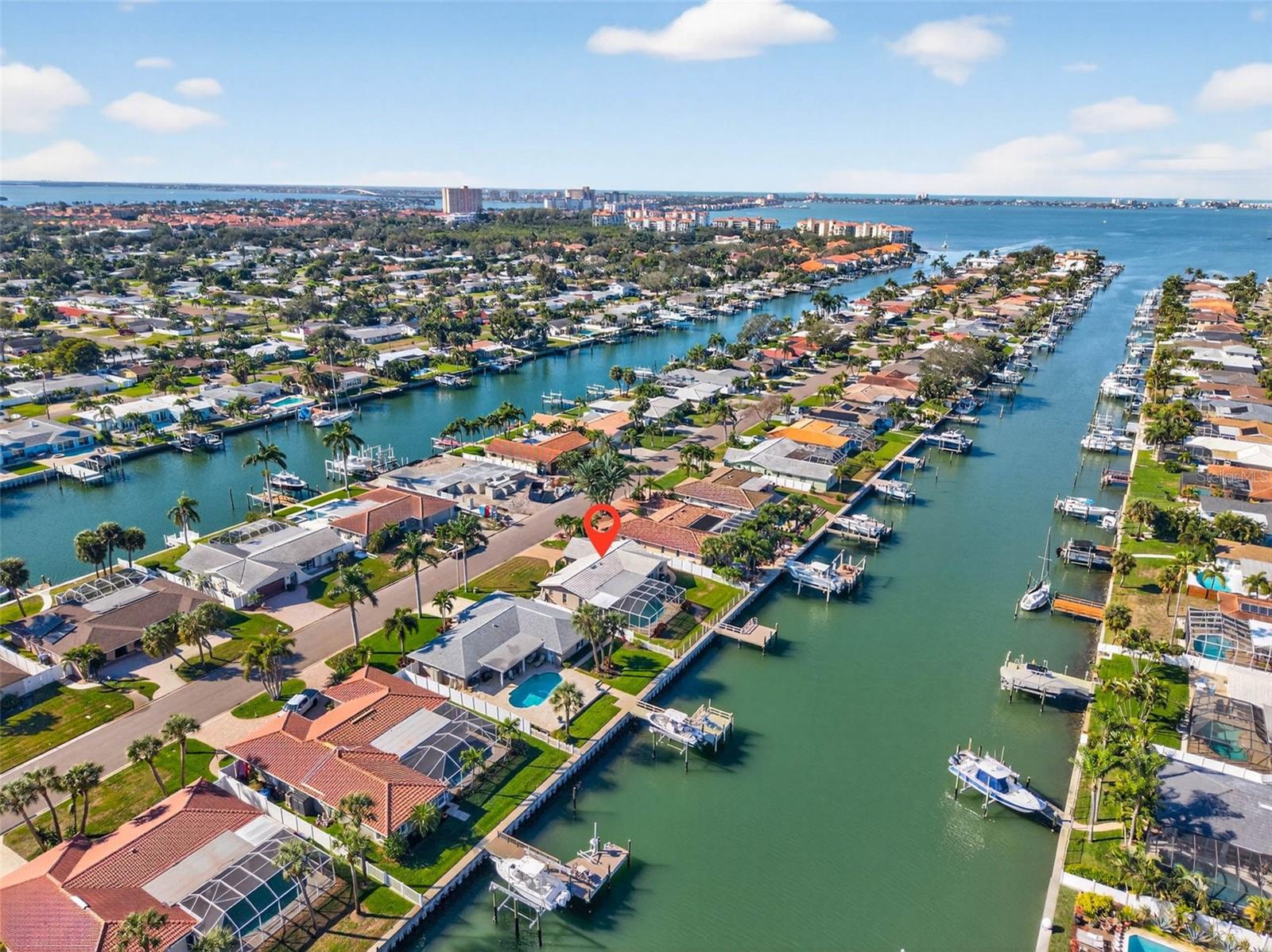 Listing photo id 0 for 3927 48th Avenue S