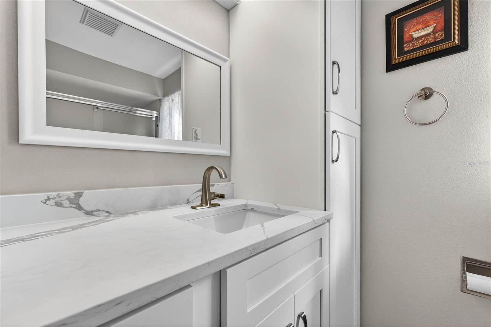 Listing photo id 20 for 3927 48th Avenue S