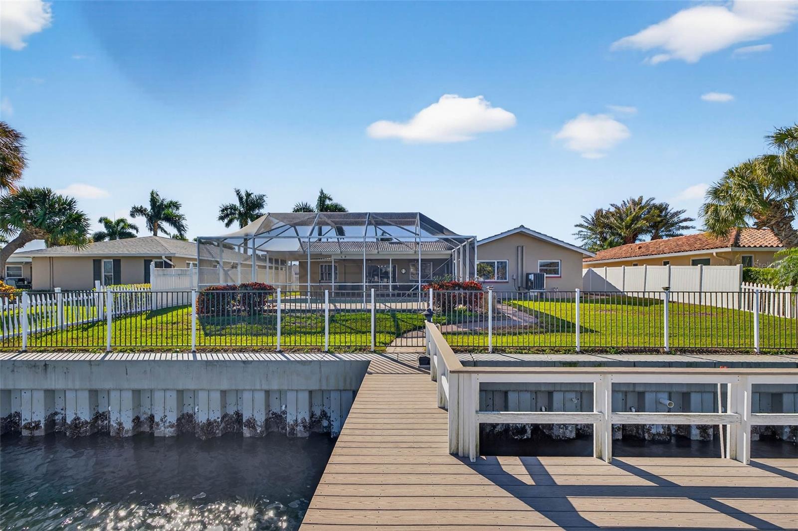 Listing photo id 27 for 3927 48th Avenue S