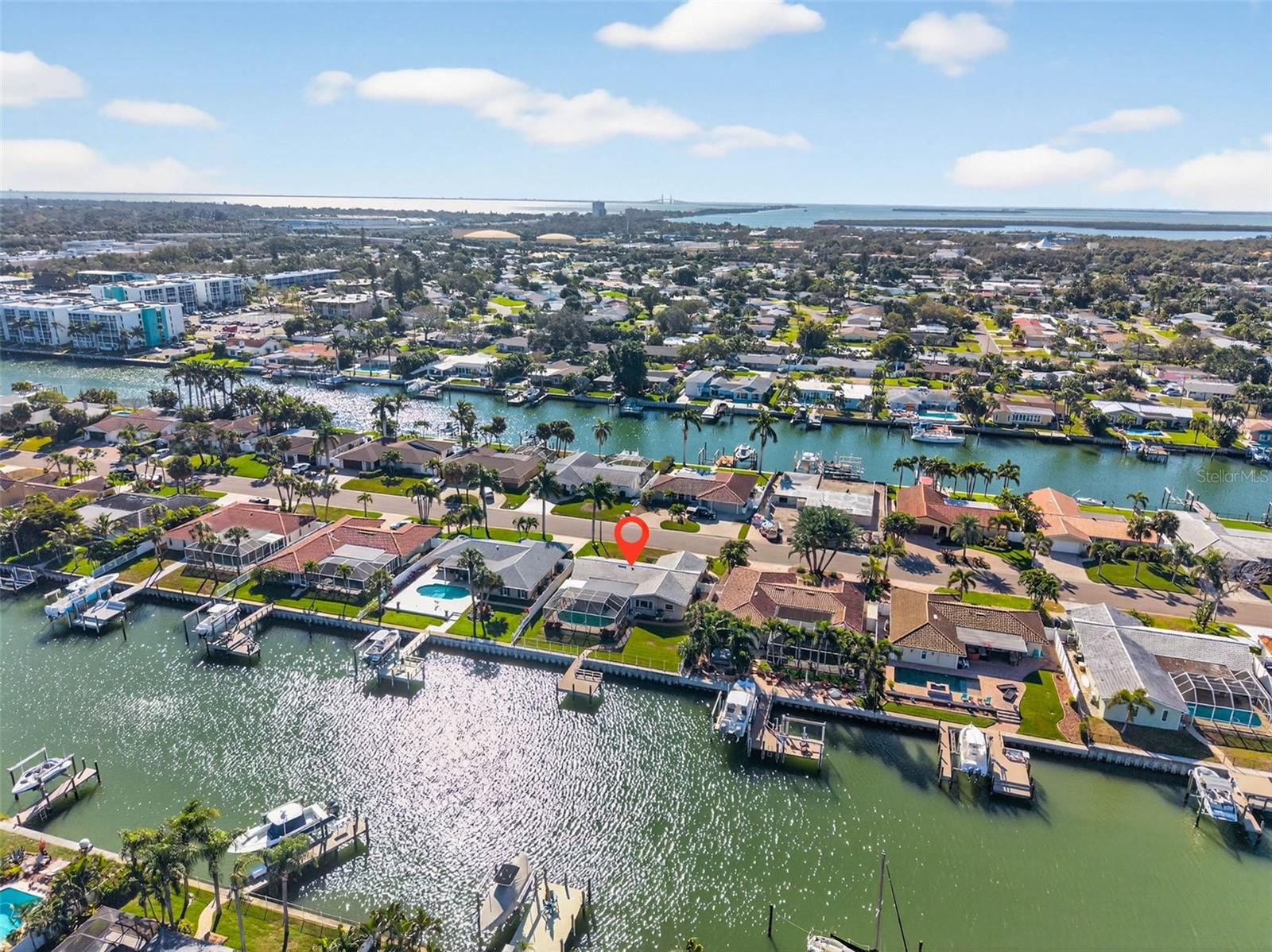 Listing photo id 30 for 3927 48th Avenue S