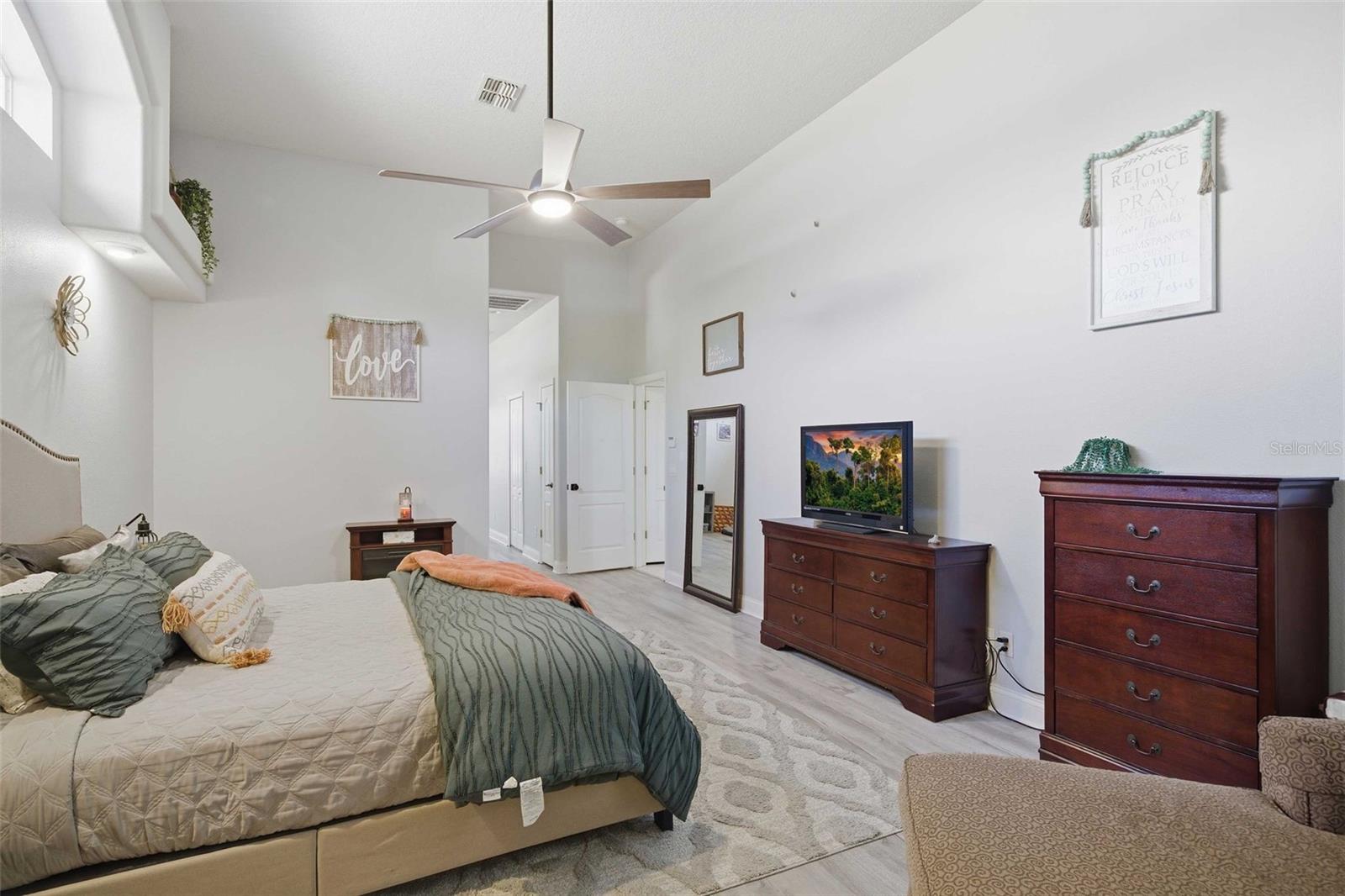 Image 38 of 56 For 5580 Kline Terrace