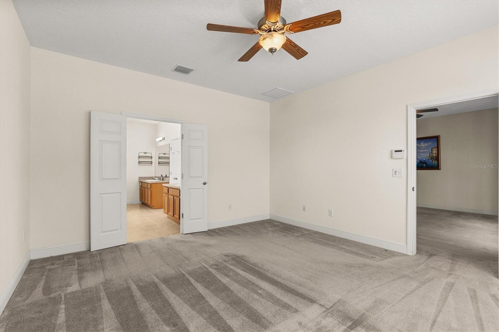 Listing photo id 16 for 2334 Barracuda Court