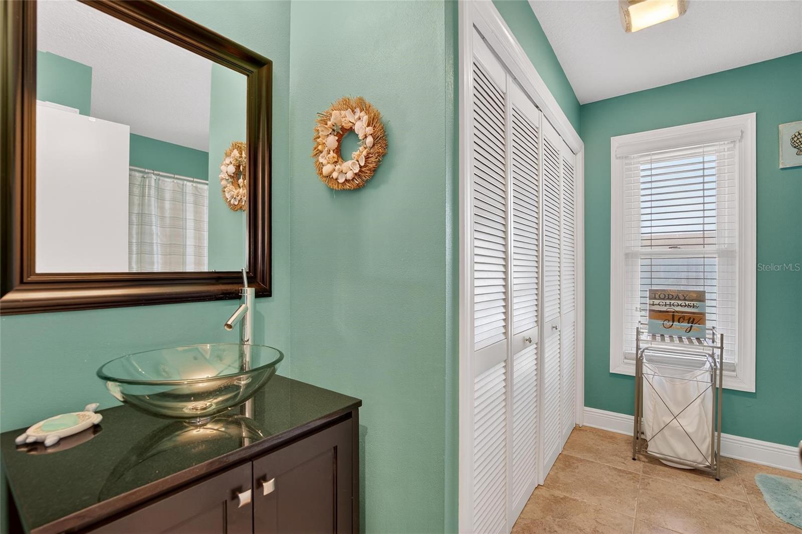 Listing photo id 10 for 6331 Lonnie Lee Lane