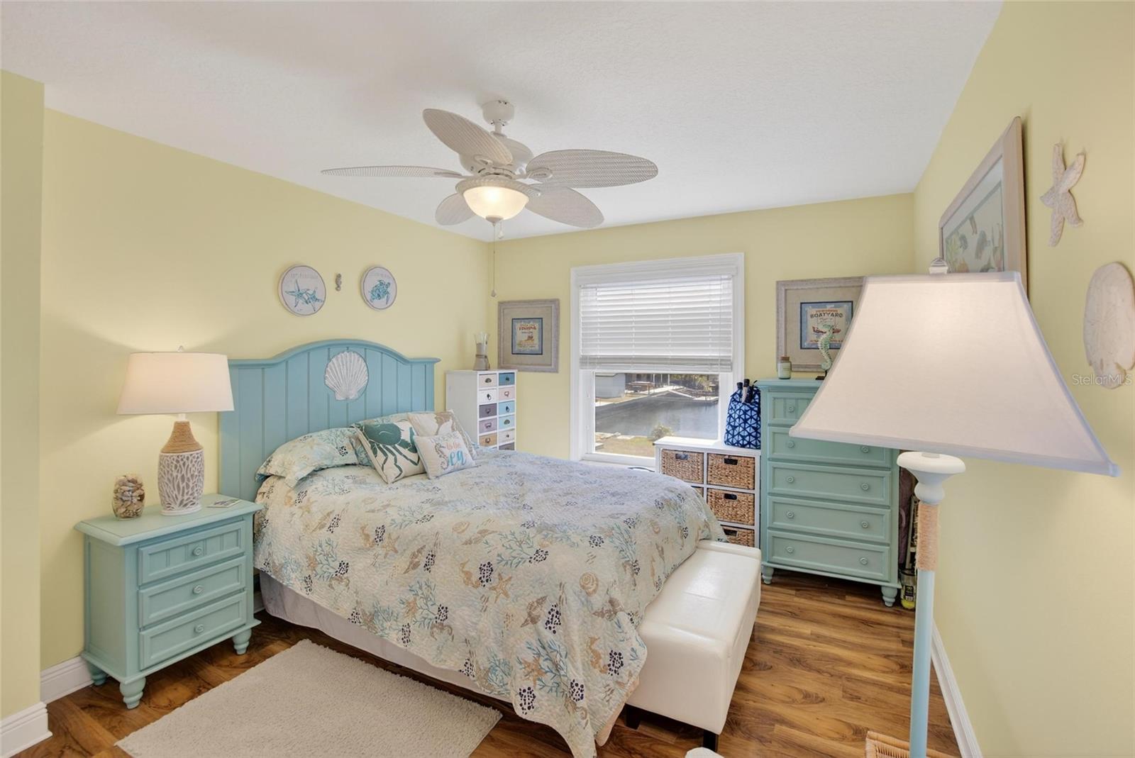 Listing photo id 12 for 6331 Lonnie Lee Lane