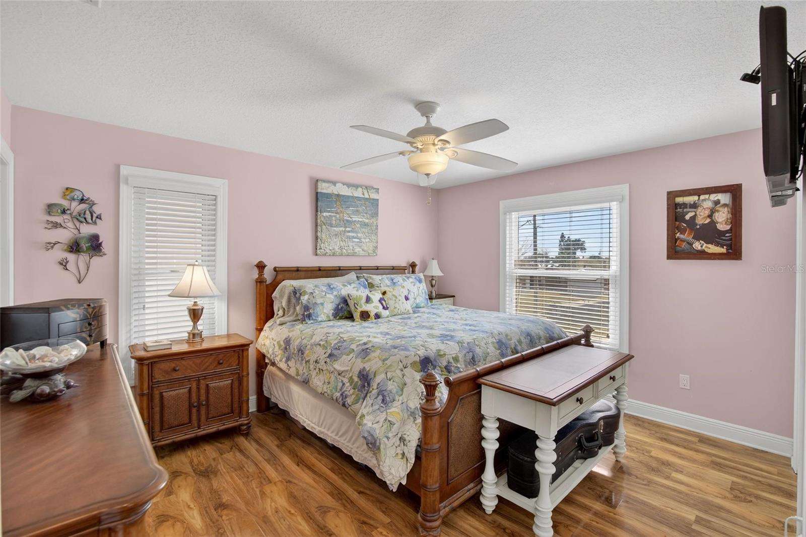 Listing photo id 15 for 6331 Lonnie Lee Lane