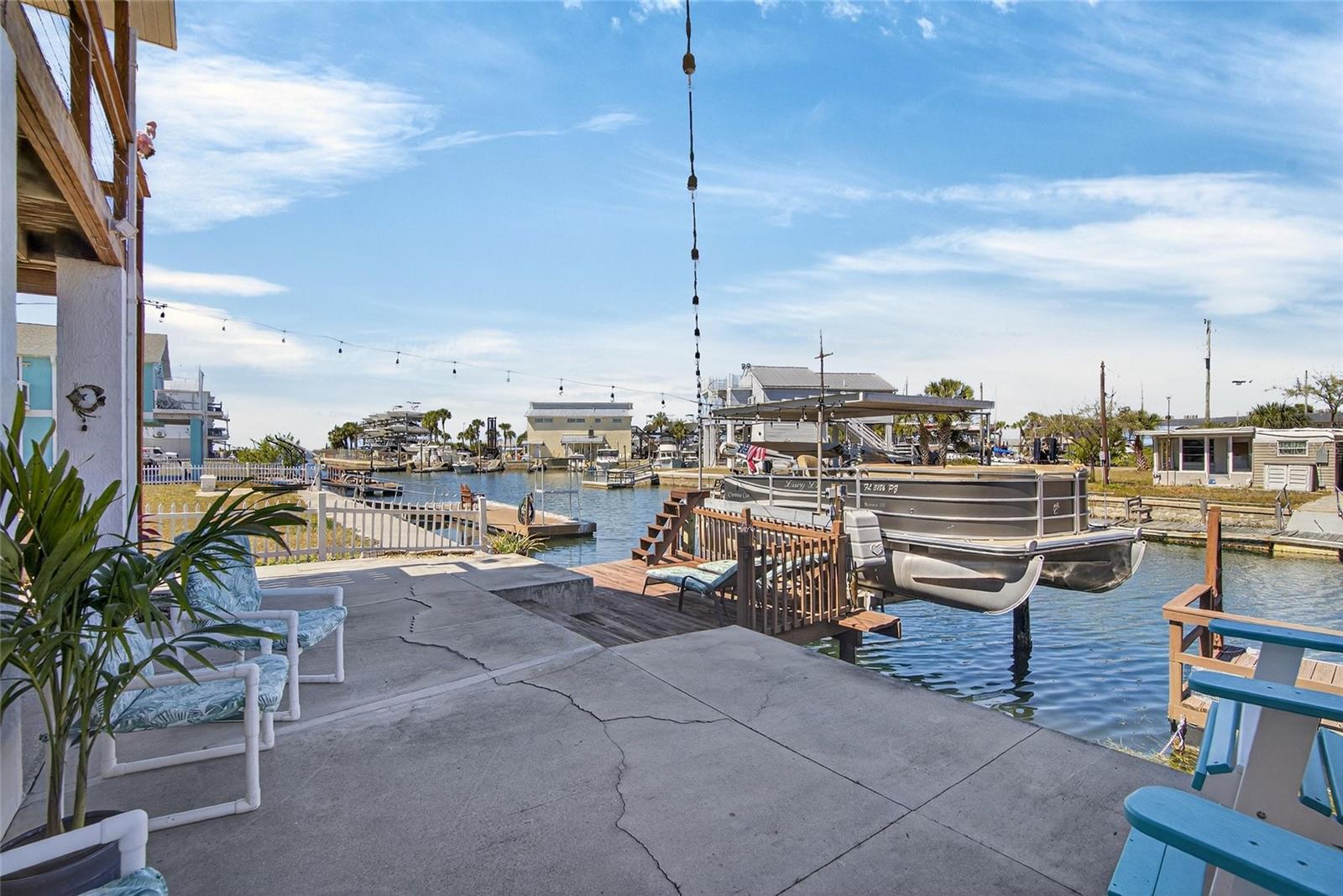 Listing photo id 37 for 6331 Lonnie Lee Lane