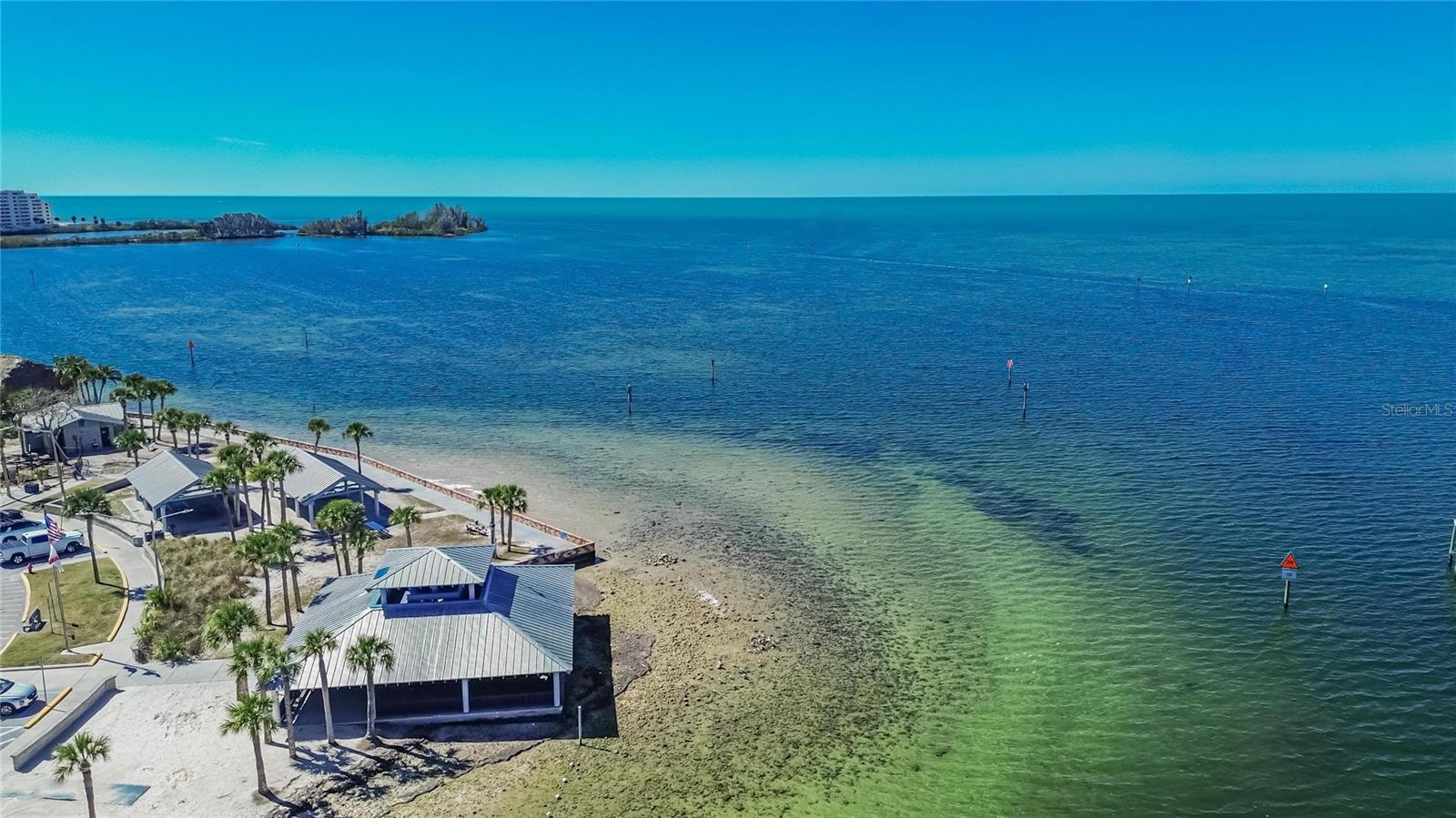 Listing photo id 64 for 6331 Lonnie Lee Lane