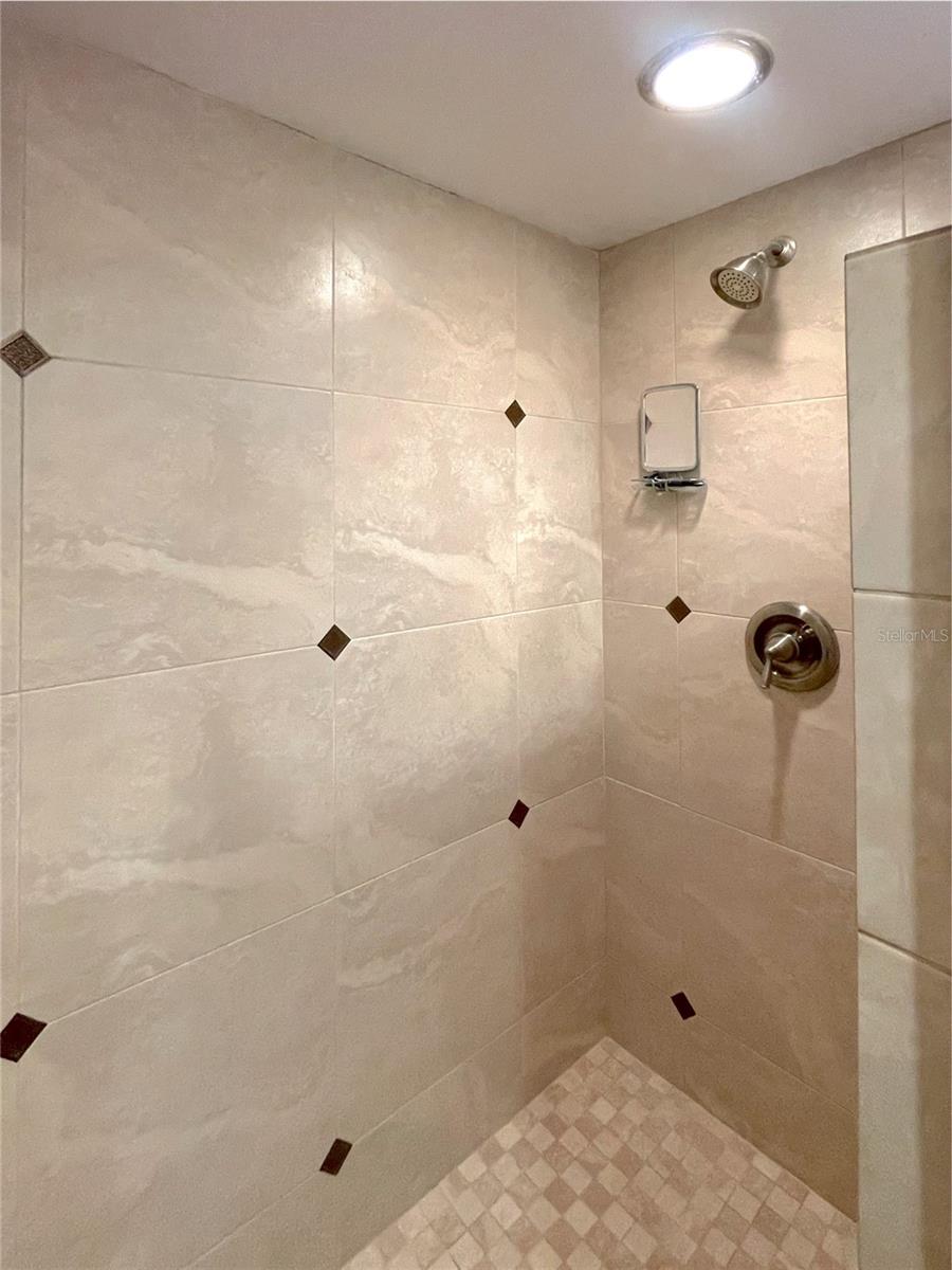 Image 20 of 44 For 17400 Gulf Boulevard B8