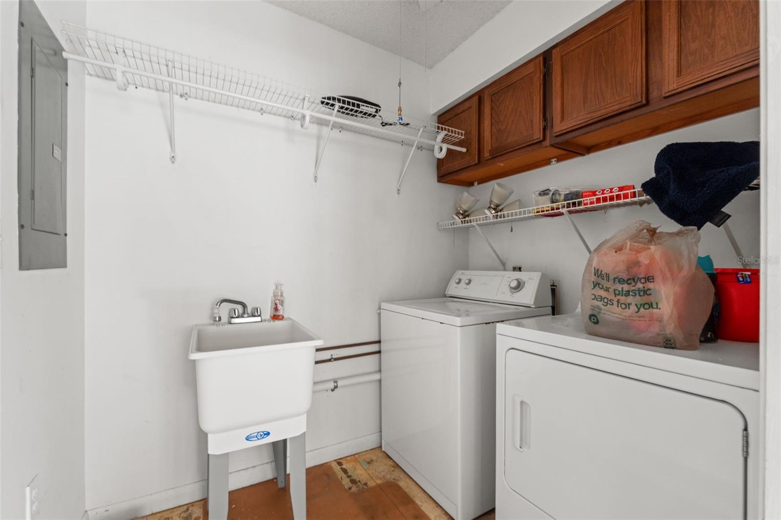 Image 24 of 32 For 520 Silver Course B