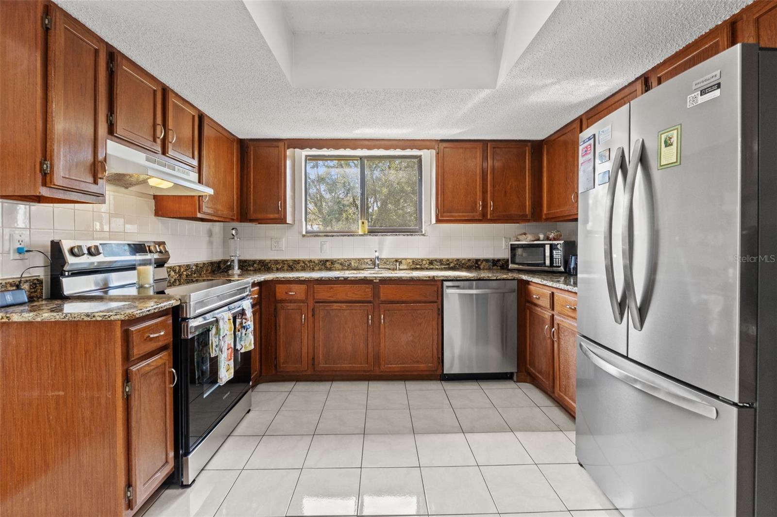 Image 7 of 32 For 520 Silver Course B