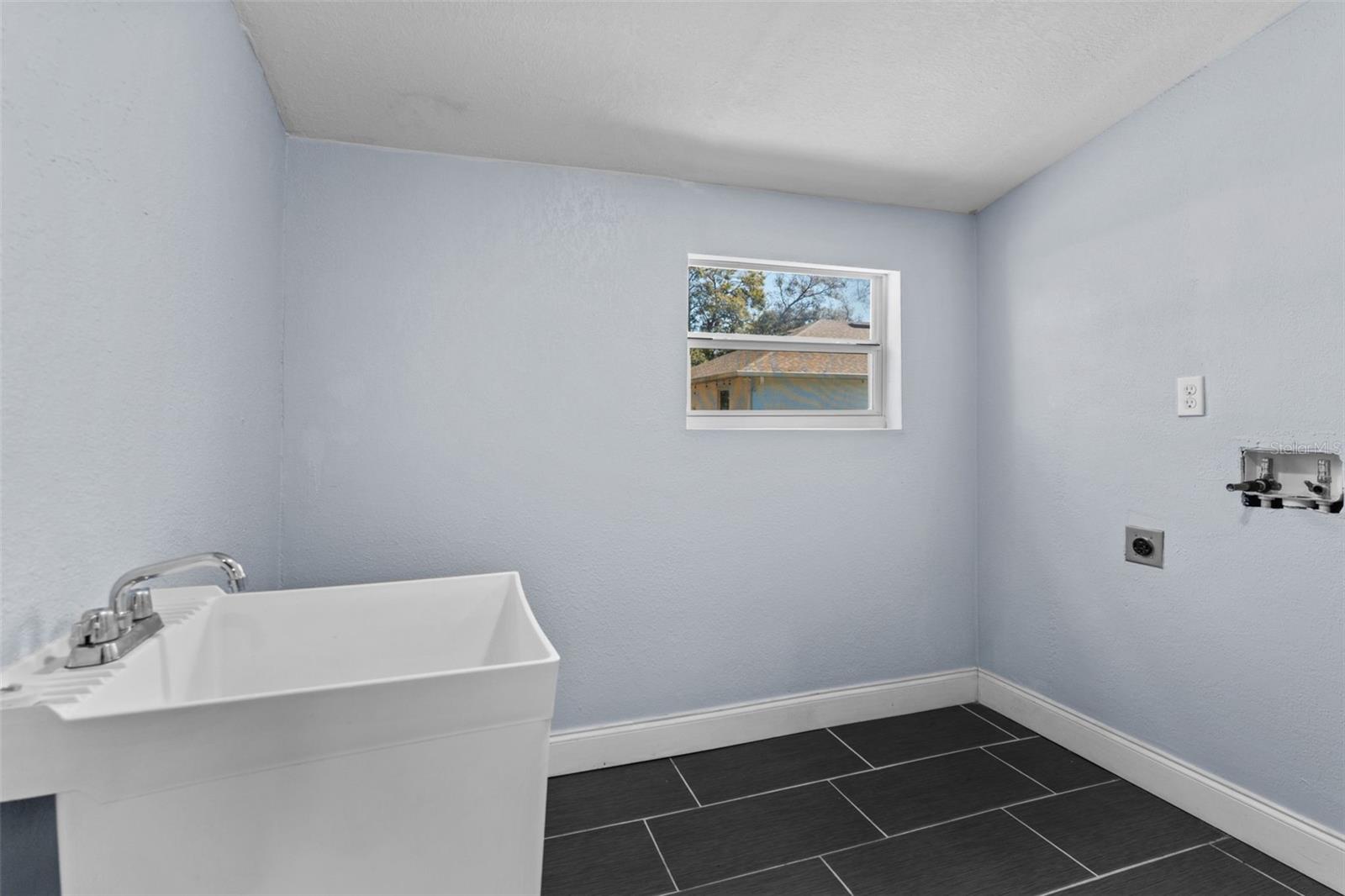 Image 22 of 33 For 3301 12th Street