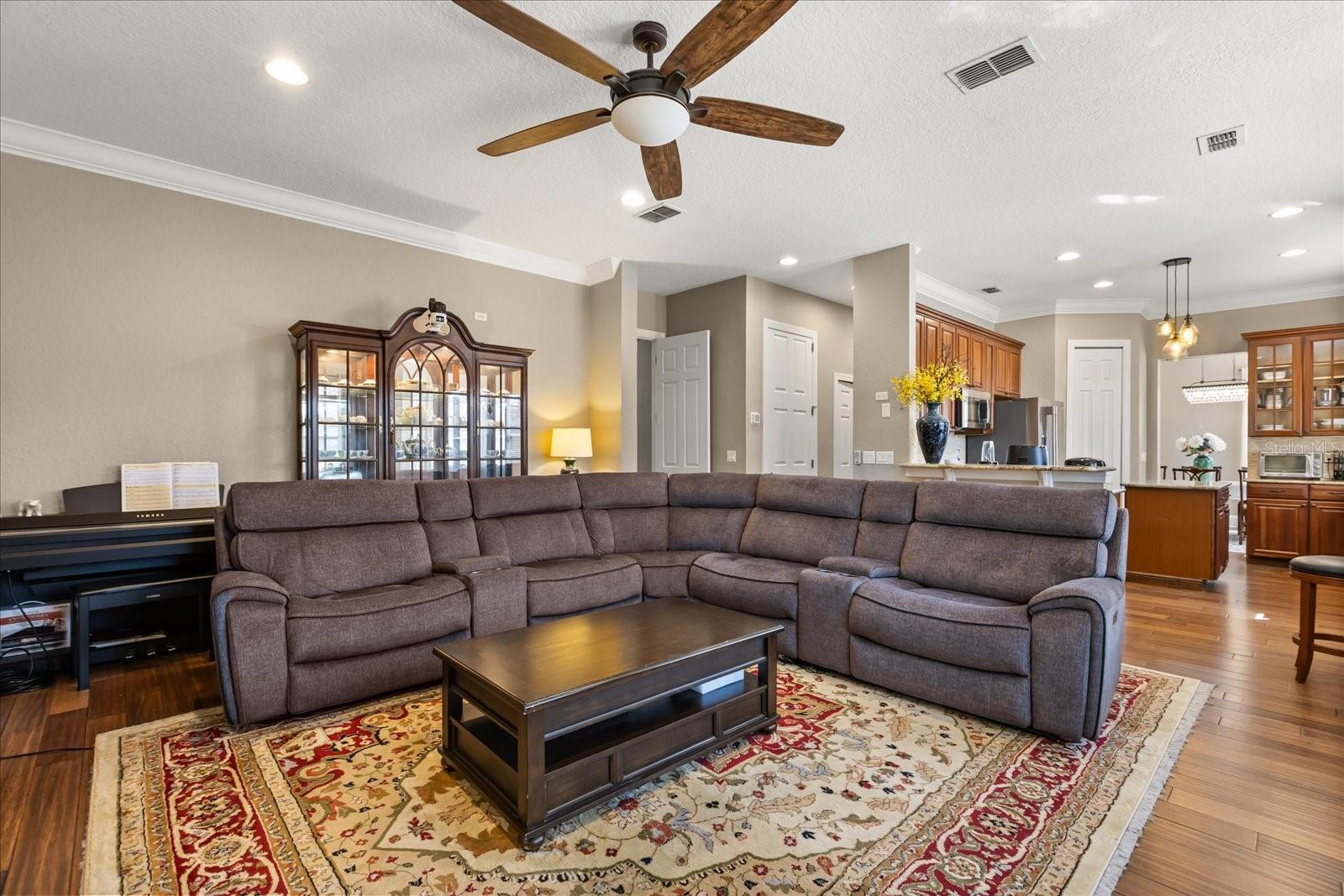 Image 11 of 68 For 2450 Dahlgren Way