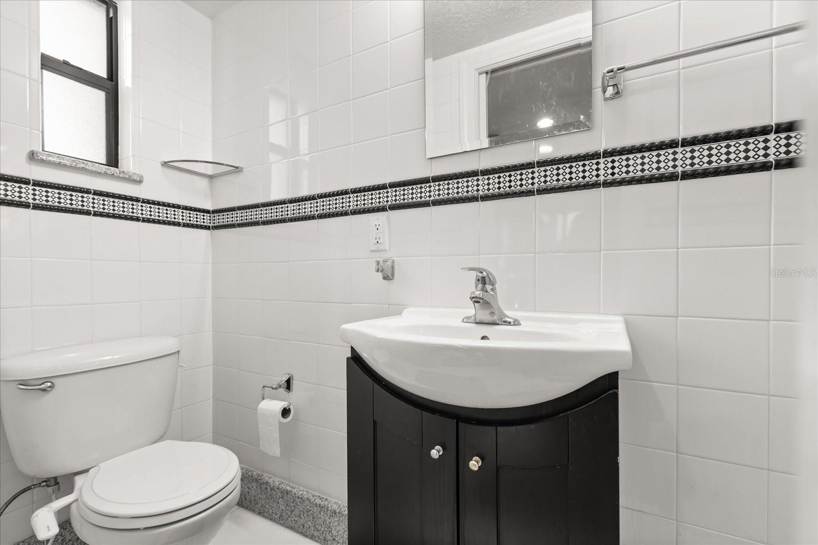 Image 24 of 68 For 2450 Dahlgren Way