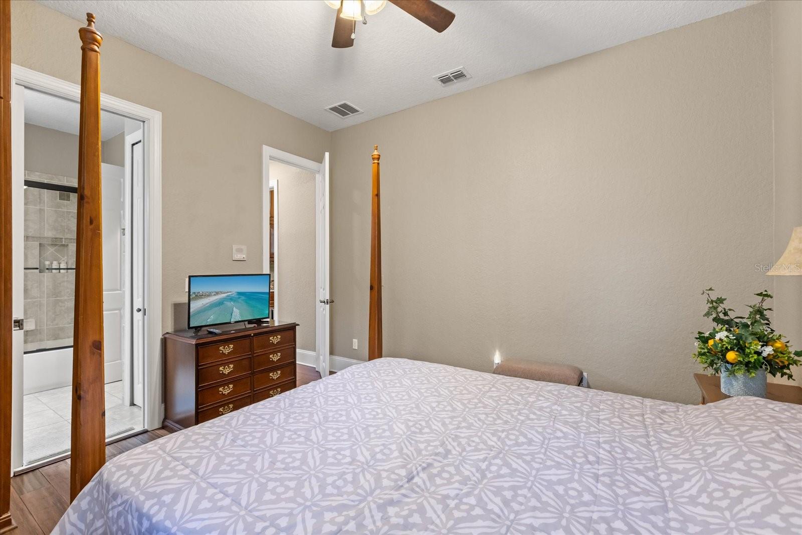 Image 26 of 68 For 2450 Dahlgren Way