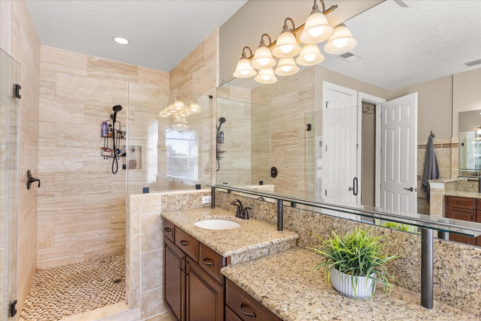 Image 38 of 68 For 2450 Dahlgren Way