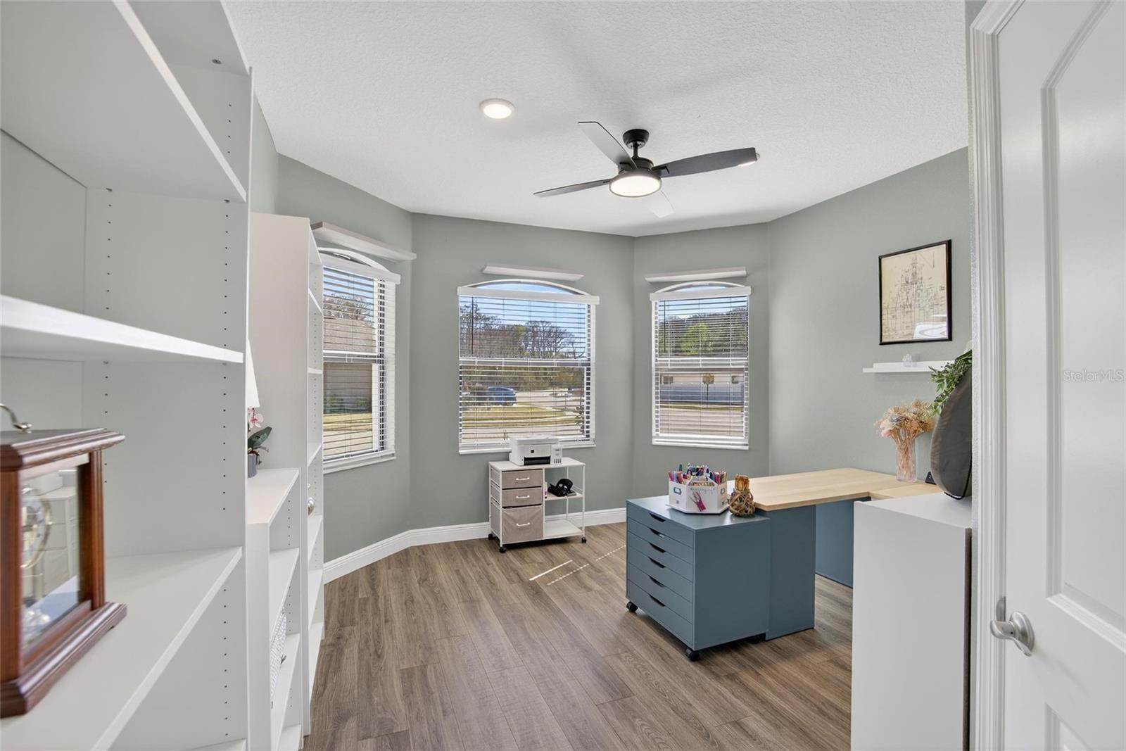 Listing photo id 10 for 11439 Crowne Pointe Street