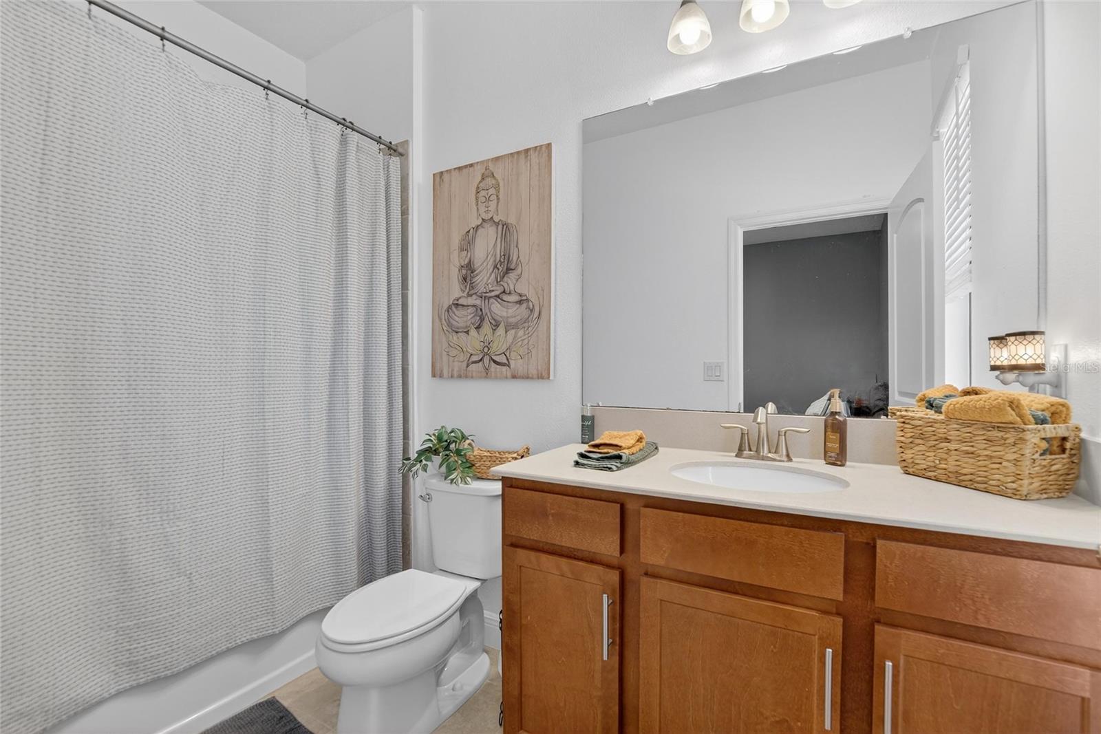 Listing photo id 14 for 11439 Crowne Pointe Street