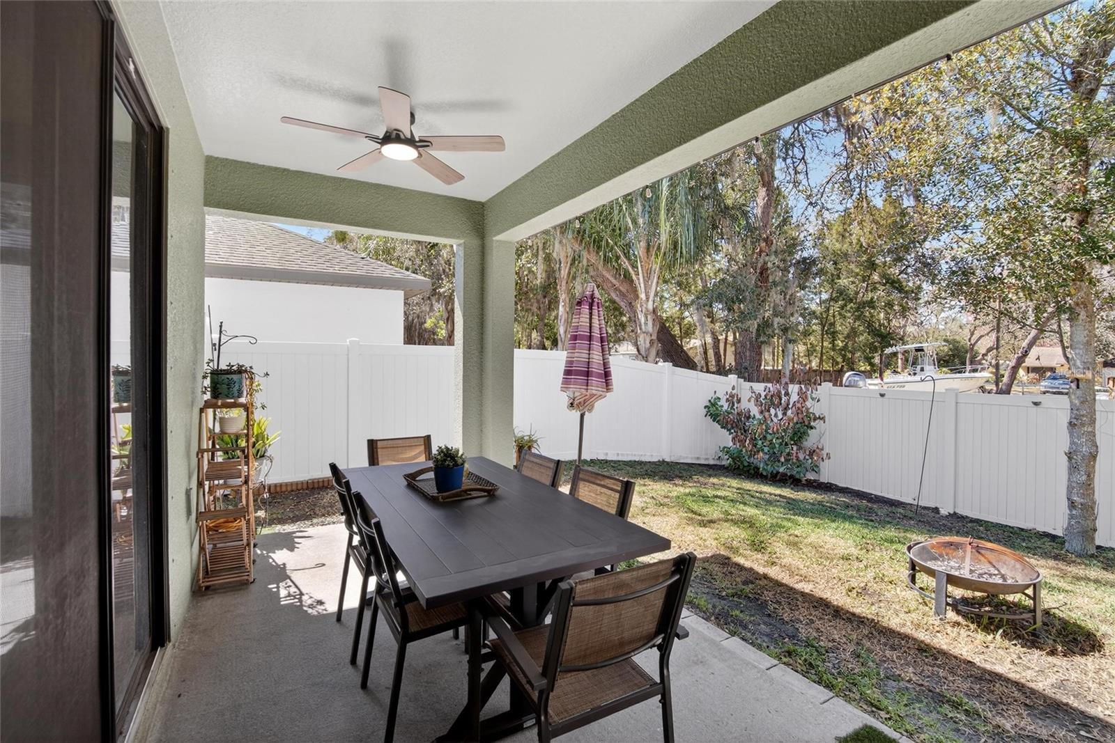 Listing photo id 35 for 11439 Crowne Pointe Street