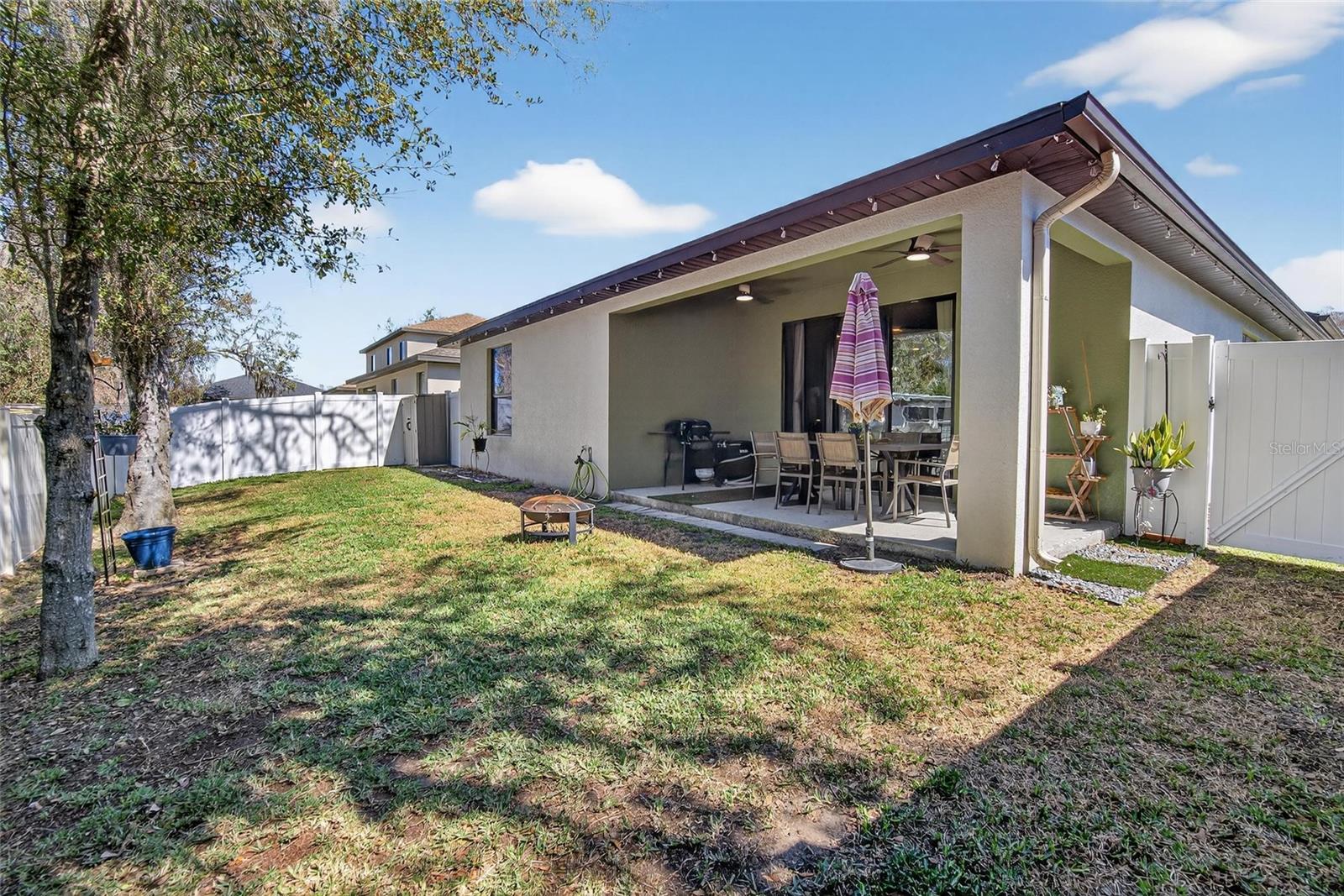 Listing photo id 37 for 11439 Crowne Pointe Street