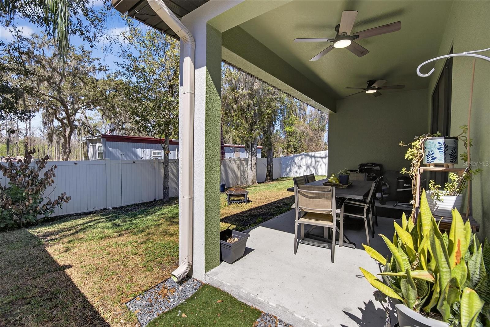 Listing photo id 38 for 11439 Crowne Pointe Street