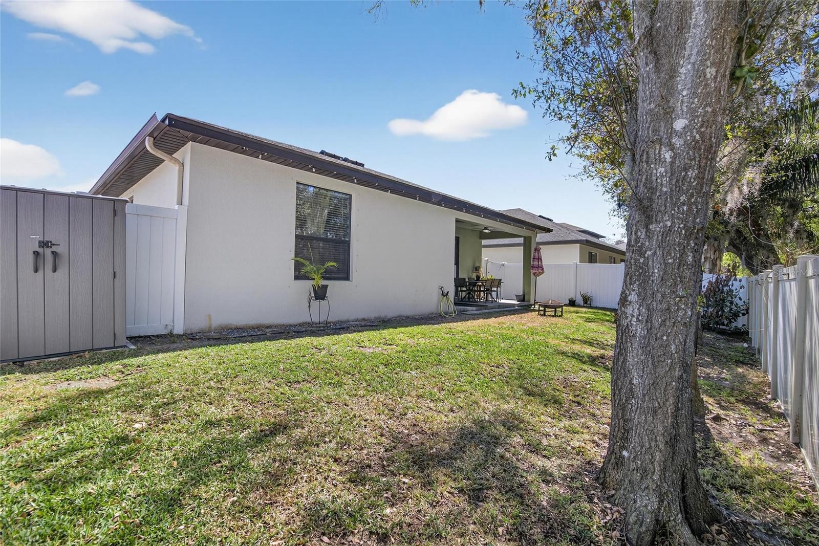 Listing photo id 40 for 11439 Crowne Pointe Street