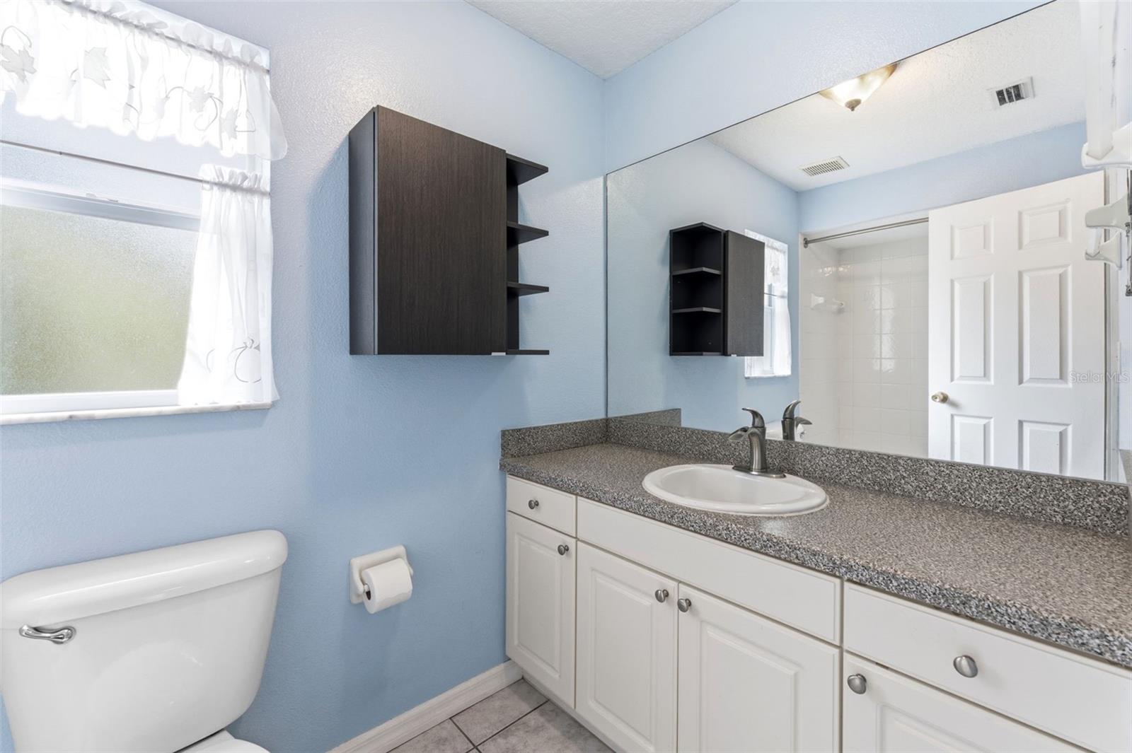 Listing photo id 9 for 7402 Germer Street