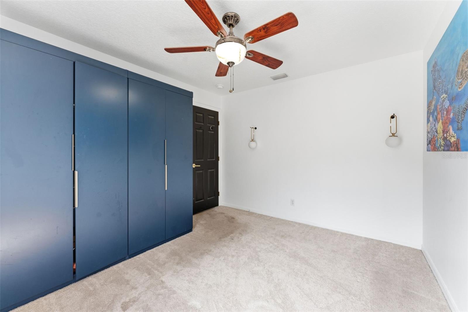 Listing photo id 15 for 7402 Germer Street