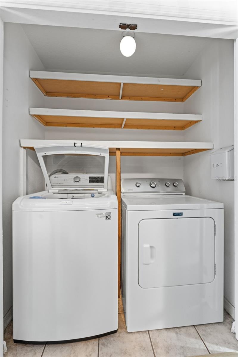 Listing photo id 18 for 7402 Germer Street