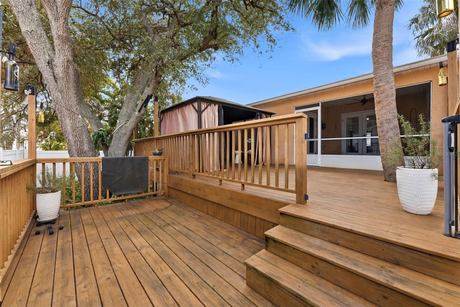 Listing photo id 23 for 7402 Germer Street