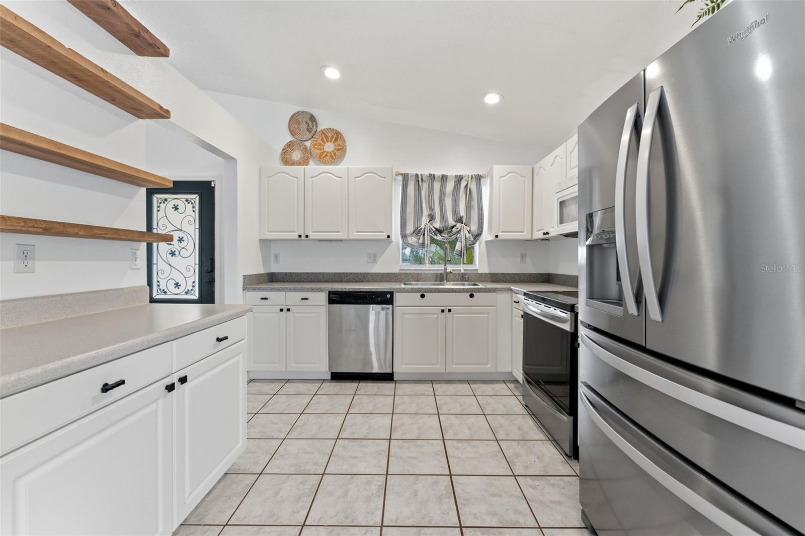 Listing photo id 5 for 7402 Germer Street