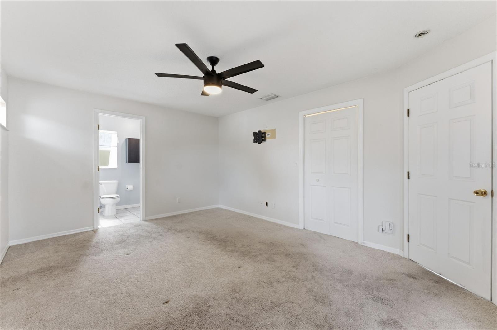 Listing photo id 7 for 7402 Germer Street