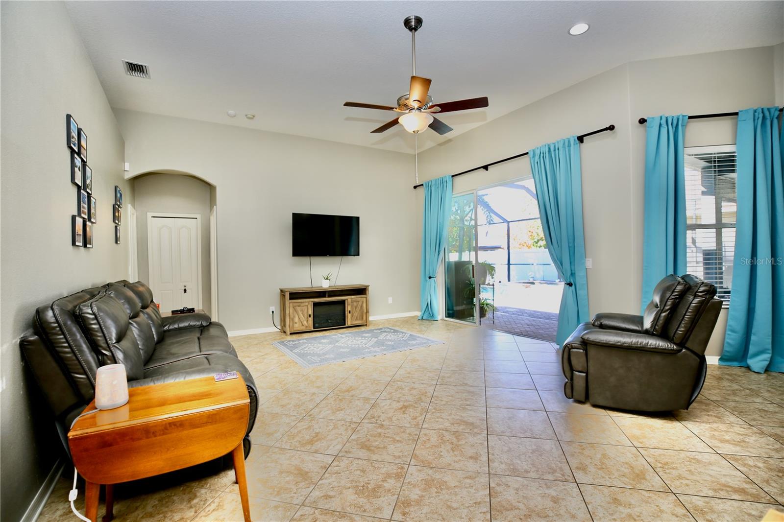 Image 24 of 49 For 10803 Rockledge View Drive