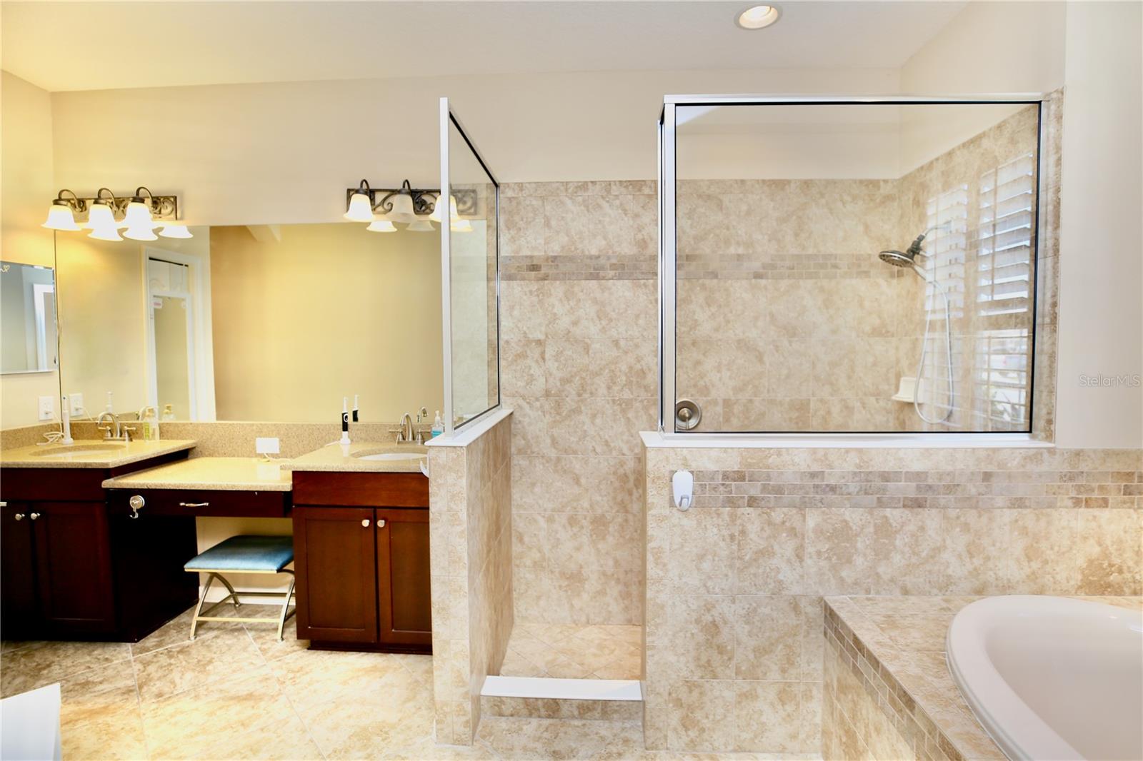 Image 38 of 49 For 10803 Rockledge View Drive