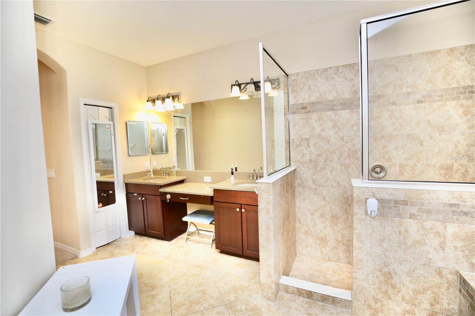 Image 39 of 49 For 10803 Rockledge View Drive